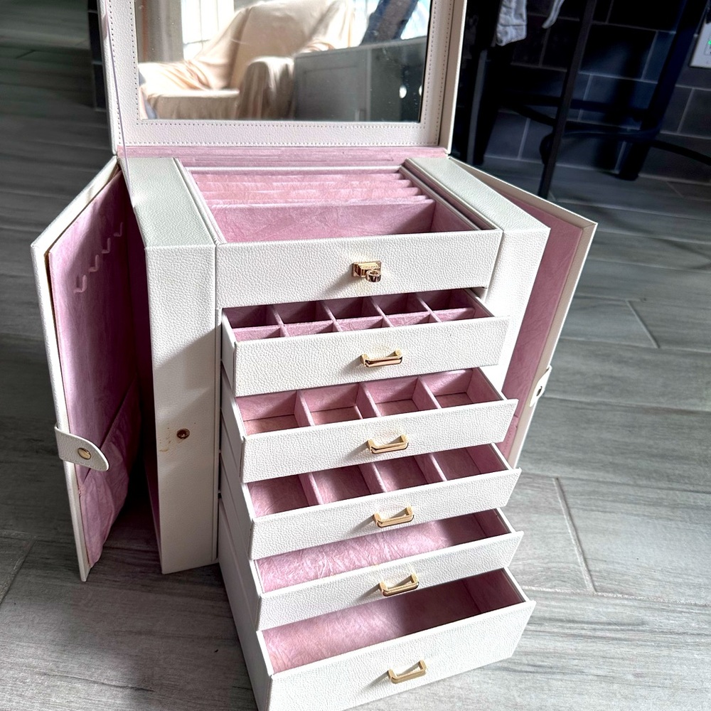 Kendal Extra Large Jewelry Box